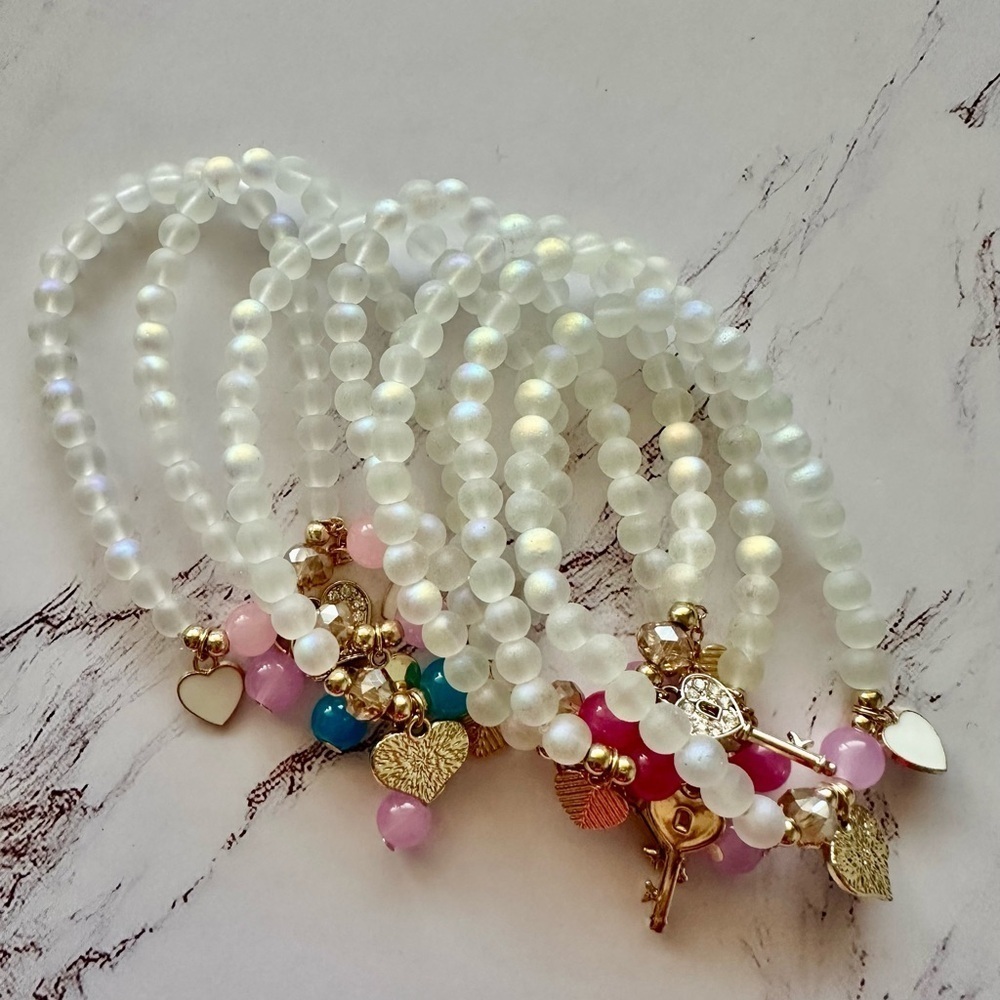 Boho Chic Beaded White Stretched Bracelet Set with Charms 7Pcs OSFM Brand New